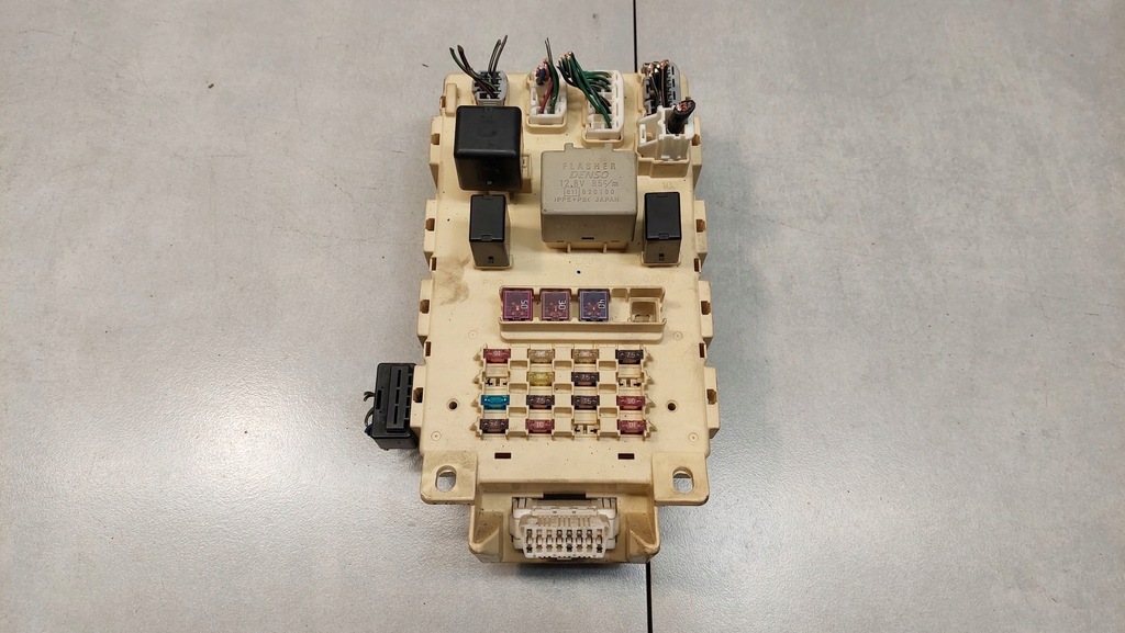 фото №1, Коробка запобіжників toyota yaris i 1.0 b