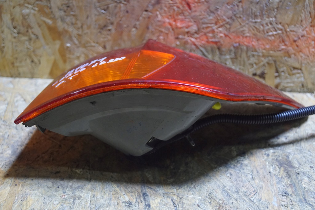 фото №3, Lexus ls220 лампа права задня