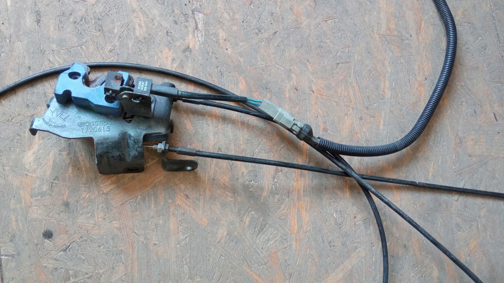 фото №1, Замок решітка капот лівий scania r