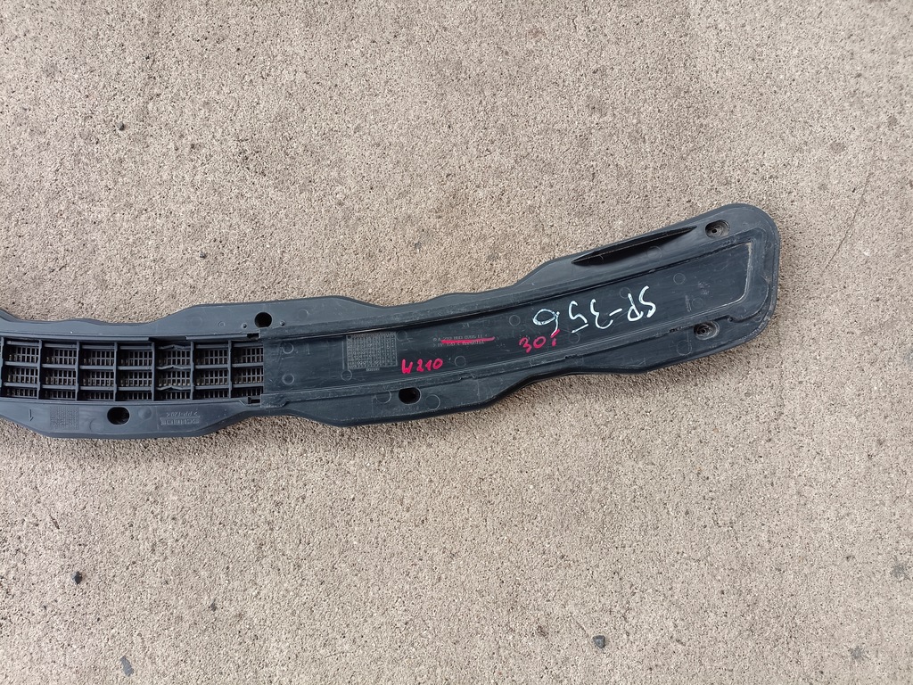 фото №8, Mercedes w210 решётка впуск капот a2108800705ll