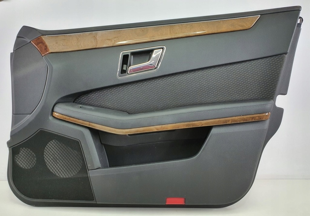 фото №1, Обивка обшивка правый перед mercedes w212 europa