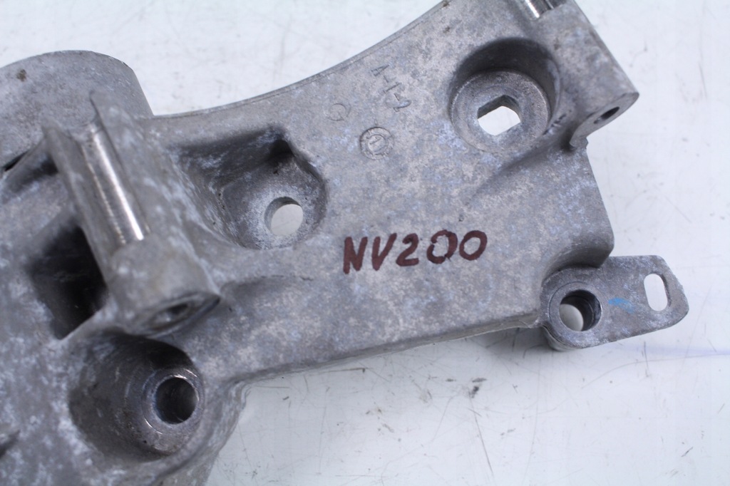 фото №4, Кронштейн генератора nissan nv200