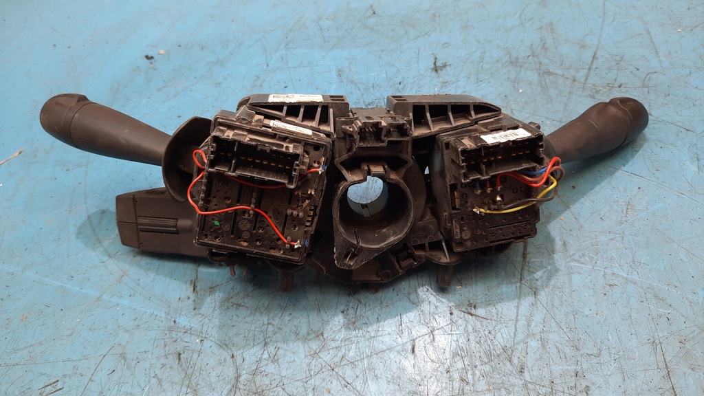 фото №7, Перемикач комбінований 681726046r dacia duster