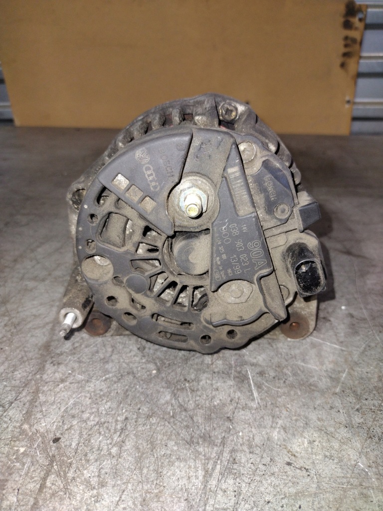Генератор 038903023l vw audi 1.9 tdi Оригинал
