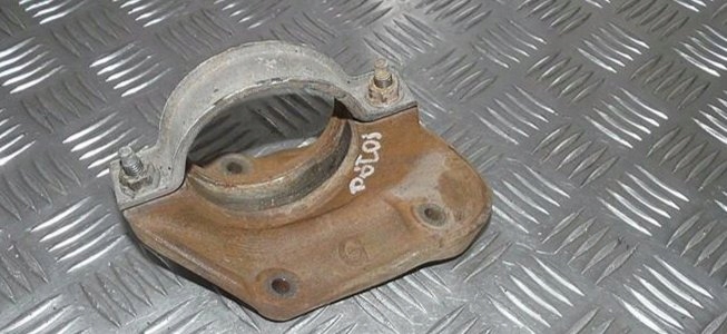 фото №1, Ford focus mk1 98-04 1.8 16v кронштейн опора полуось