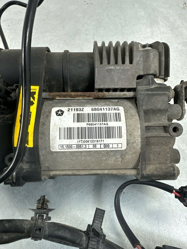 Компресор підвіска пневматичний заднього jeep grand 2013 cherokee Доставка