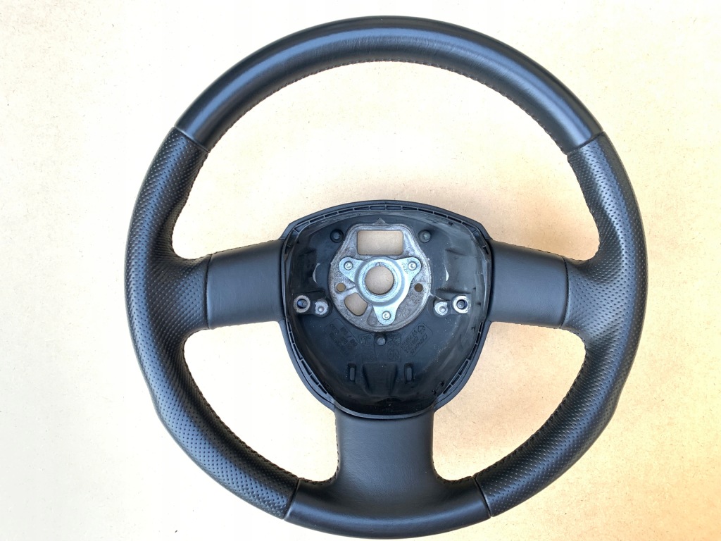 Купити Audi a3 8p s-line повітропровід шкіряний 8p0124a