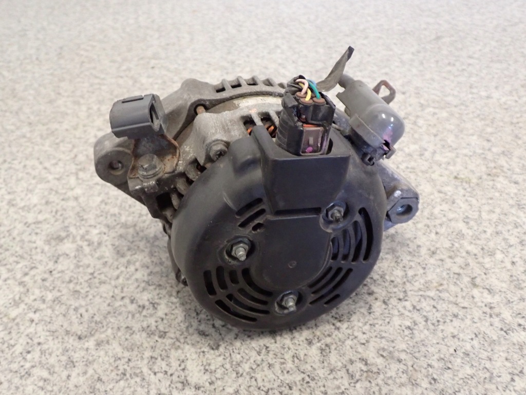 фото №5, Toyota yaris ii 1.0 benz 1kr 09-11 генератор