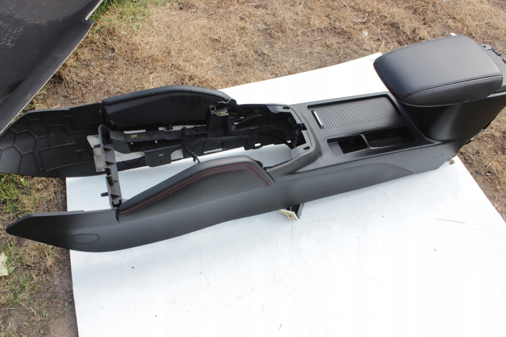 Focus iv focus mk4 st - підлокітник "st" Недорого