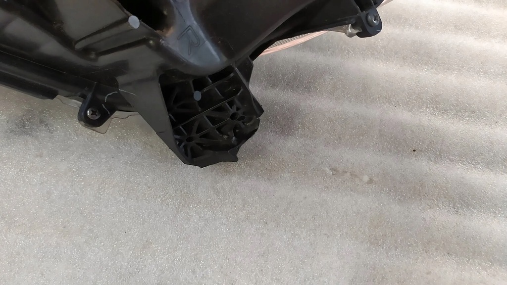 фото №10, Лампа правый перед toyota yaris iv