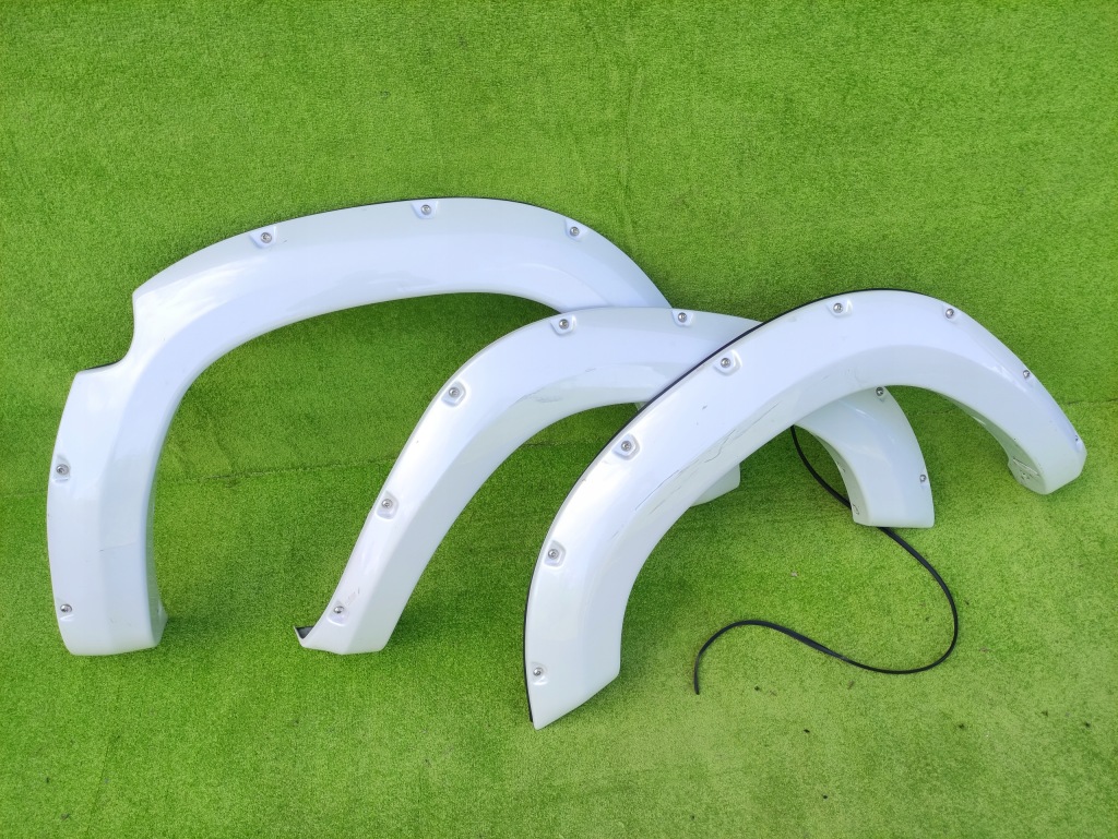 фото №1, Dodge ram 1500 19- молдинг крыла левая перед