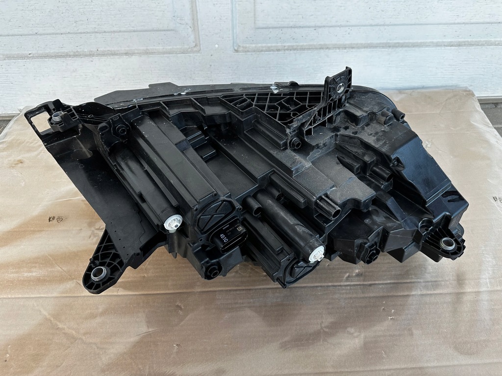 фото №10, Skoda enyaq лампа full led ліва crystal led демонтаж