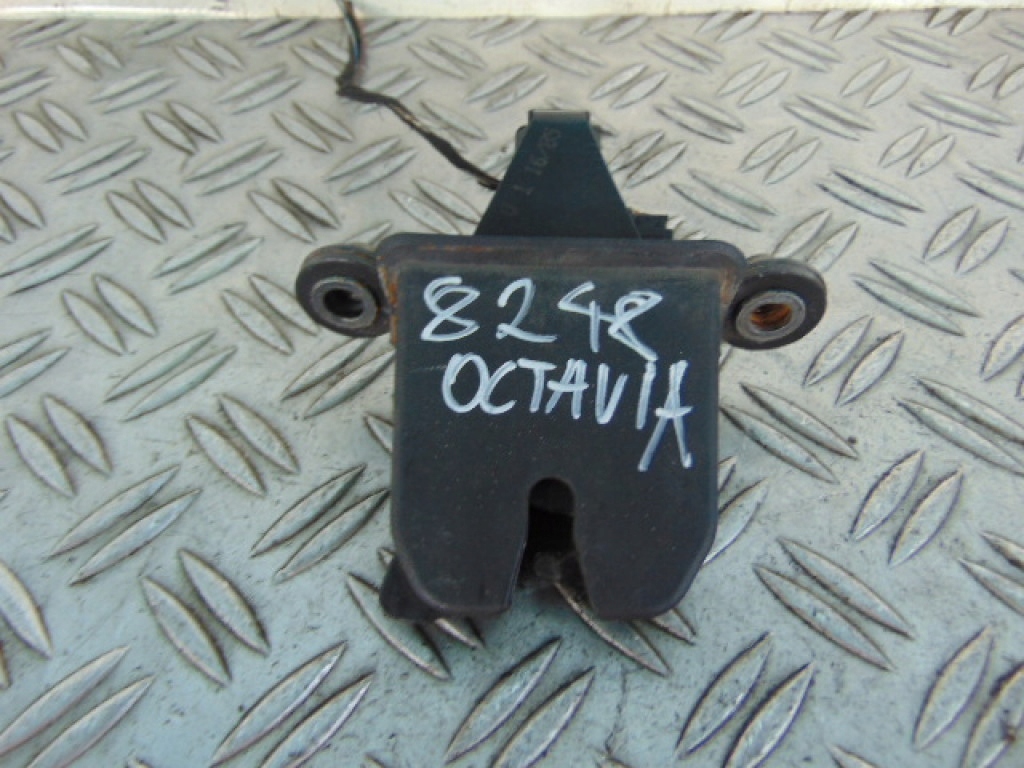 фото №1, Skoda octavia замок задній кришки