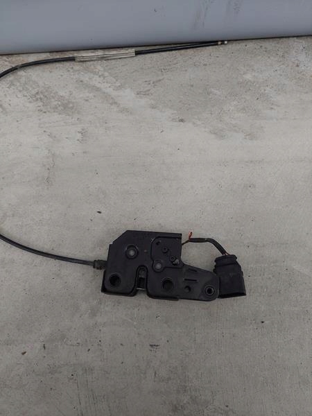 фото №1, Touareg замок капот трос