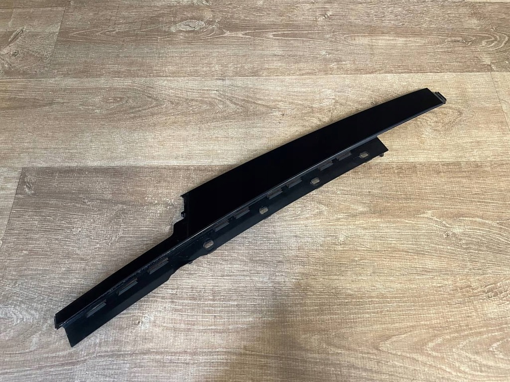 фото №1, Защита правая стойка дверь land rover velar l560 оригинальный номер j8a2-20554-a