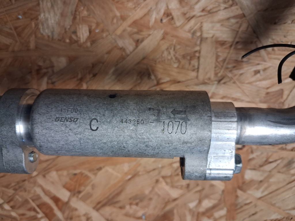 Клапан расширительный труба пабтрубок  кондиционера lexus nx ii 4432501070 Цена