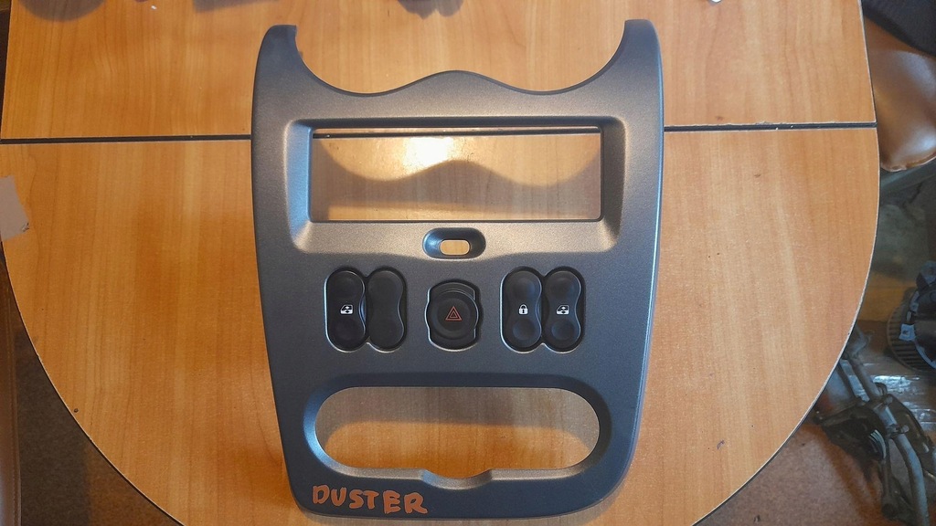 фото №1, Рамка панель корпус do radia^^ dacia duster i 682603302r