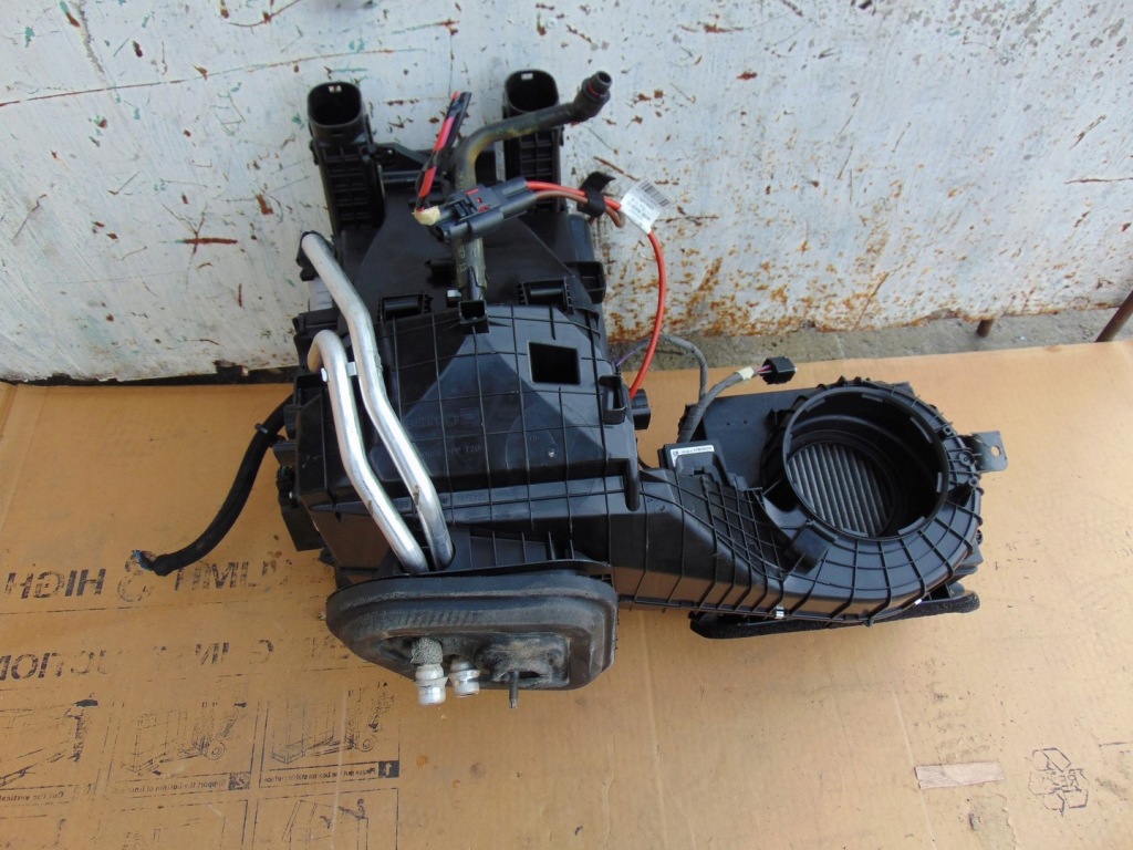 Отопитель кондиционера opel zafira c 13424457 европа Цена