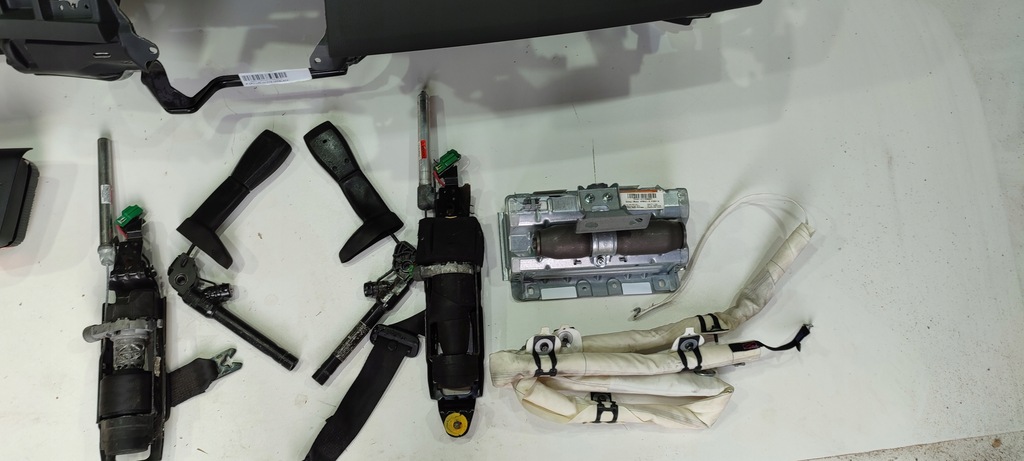 фото №8, Volvo xc60 панель приладів консоль подушка безпеки подушки безпеки ремені