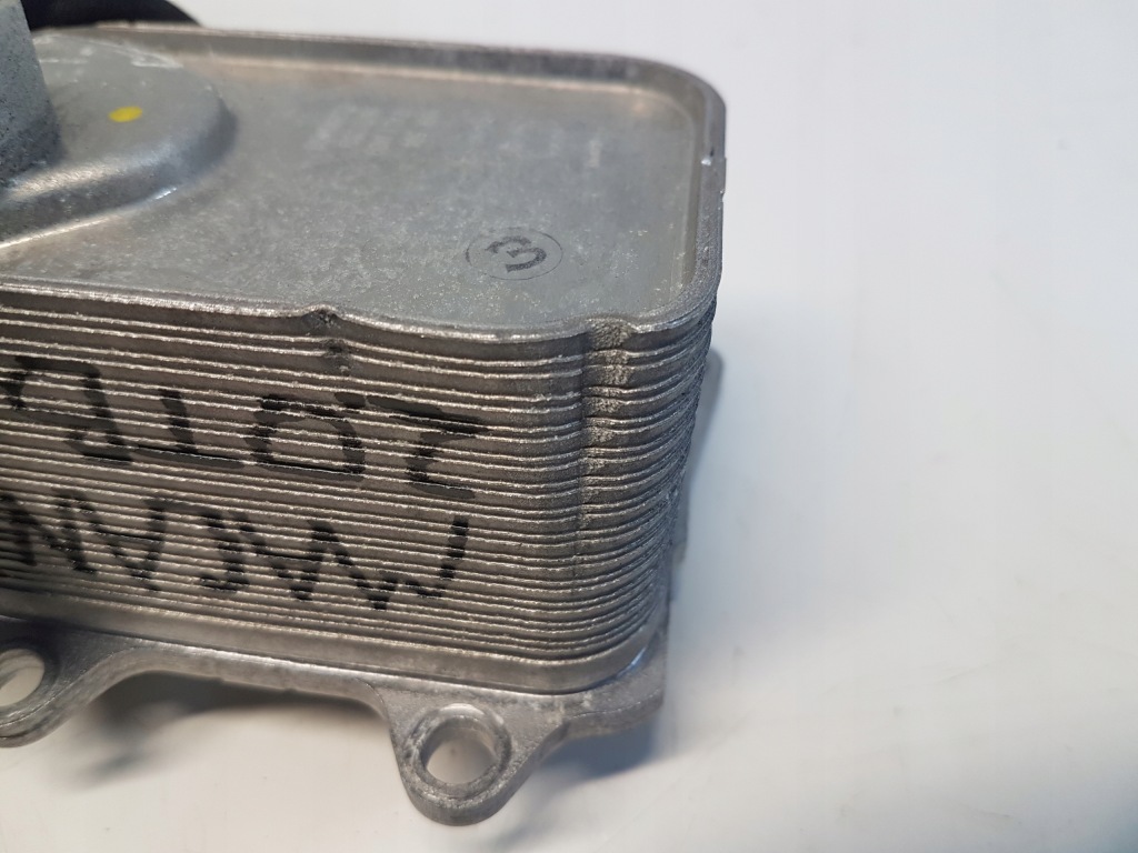 Macan рестайлинг  95b 2.0tfsi радиатор масла 06l117021g Недорого