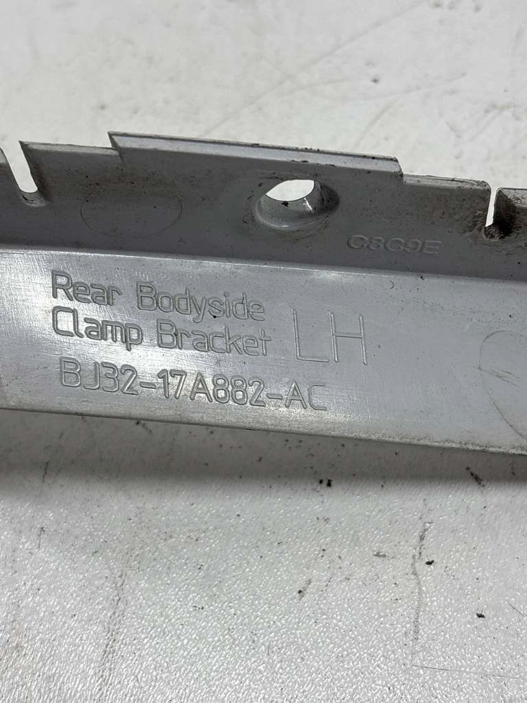 фото №3, Land rover range rover evoque l538 2017 элементы крепёжные