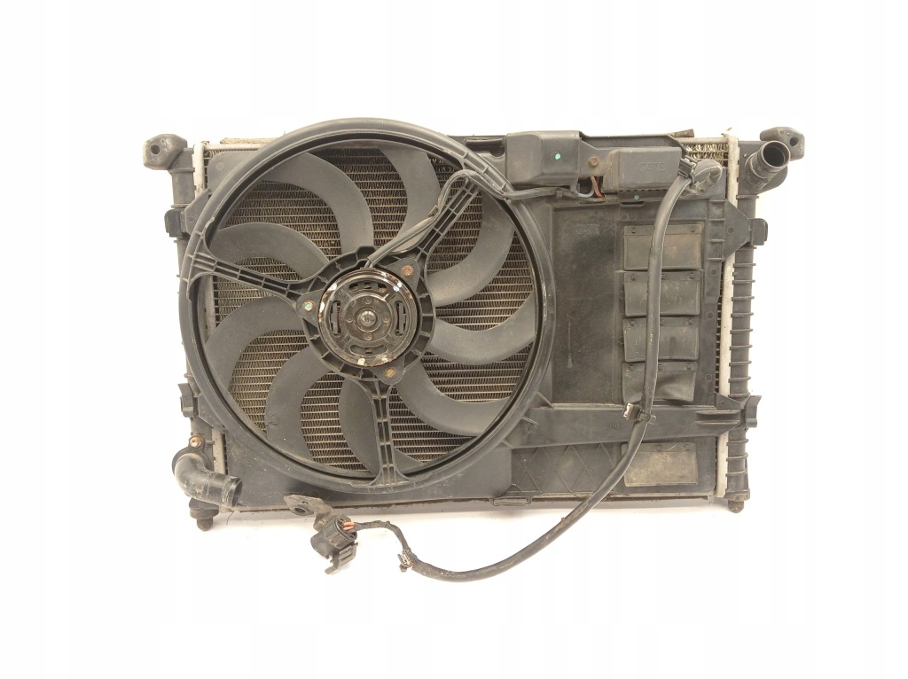 Купити Mini cooper r52 1.6 16v радіатор води вентилятор