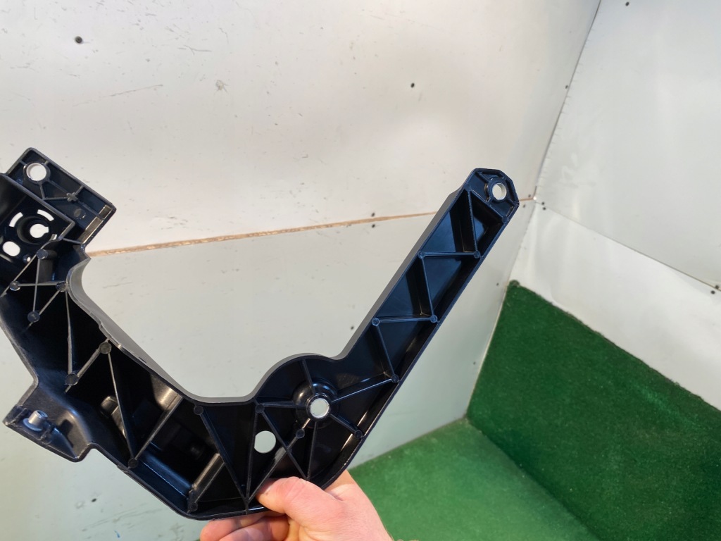 фото №8, Volvo xc40 кронштейн кронштейн крыла левый перед pzredni 32318691