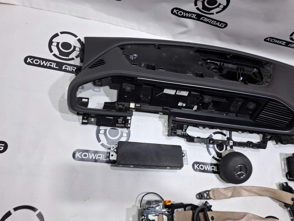 фото №5, Mercedes gle gls w167 гладкая серая кожа приборная панель панель  подушка безопасности ремни оригинал