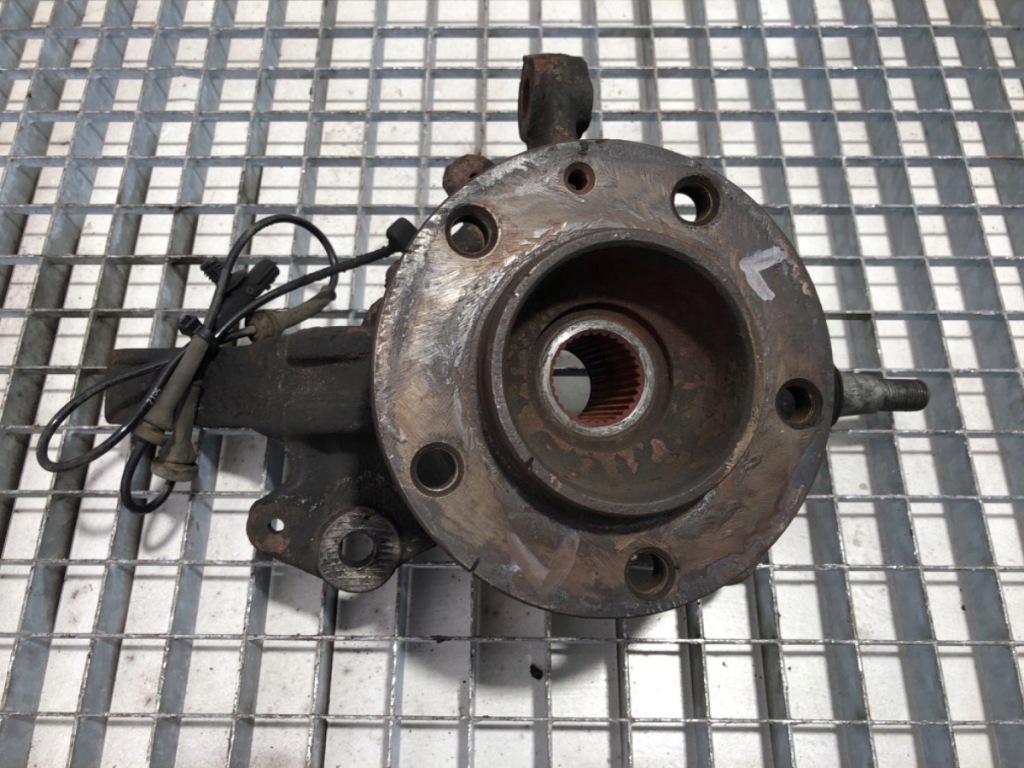 Поворотний кулак ліва перед renault master 3 2.3 163km Оригінал