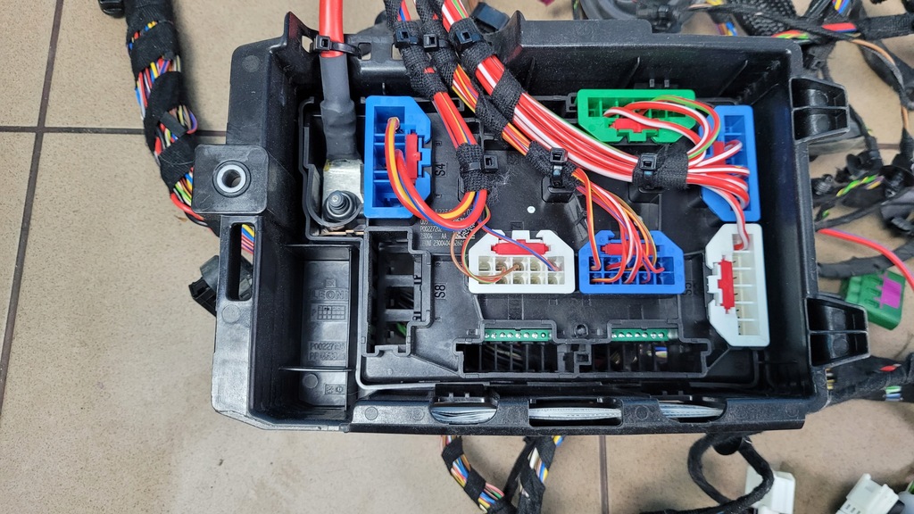 фото №7, Mercedes eqe w295 350+ 23r жгут электропроводка салона