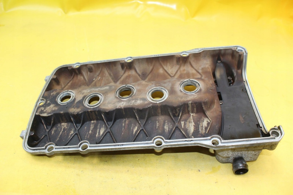 фото №6, Кришка клапанів toledo ii 2.3 b 066103475j