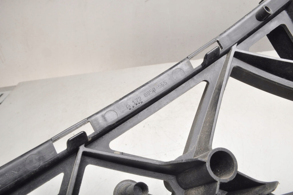 фото №3, Mercedes w172 r172 направляющая бампера левый задняя a1728850565