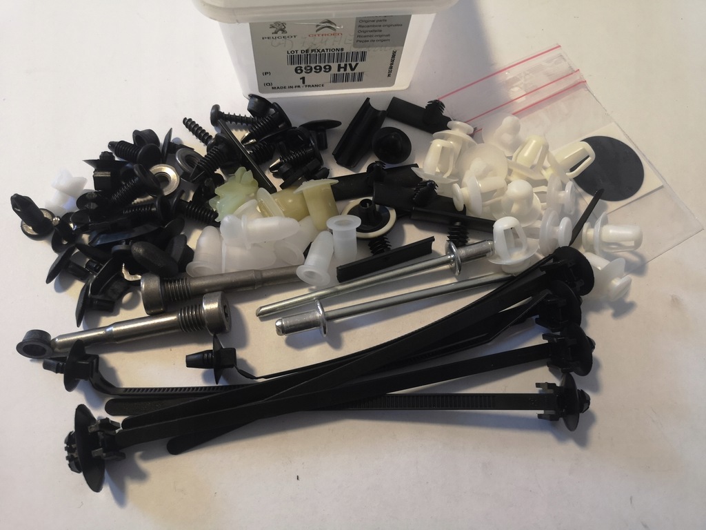 фото №1, Набір кліпси штифти заклепки двері xsara picasso i