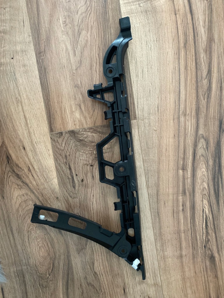 фото №1, Land rover оригінальний номер dqn000071 напрямна бампера