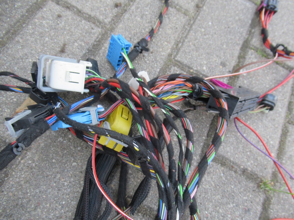 фото №12, Mercedes w205 amg 4.3 електропроводка салону