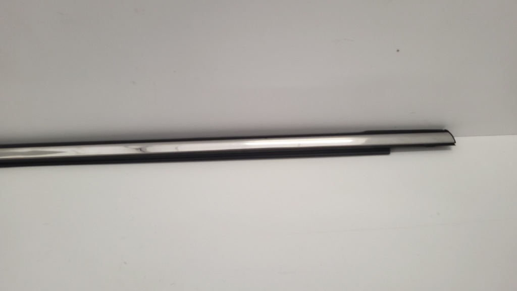 Молдинг хром уплотнитель задняя правая mini f60 Доставка