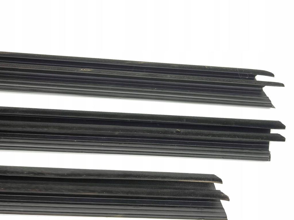 фото №5, Peugeot 2008 ii 2021 комплект прокладка стекло дверь передних