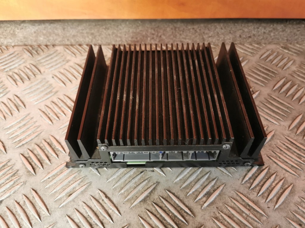 фото №1, Hyundai i40 оригинальный номер усилитель 963703z101