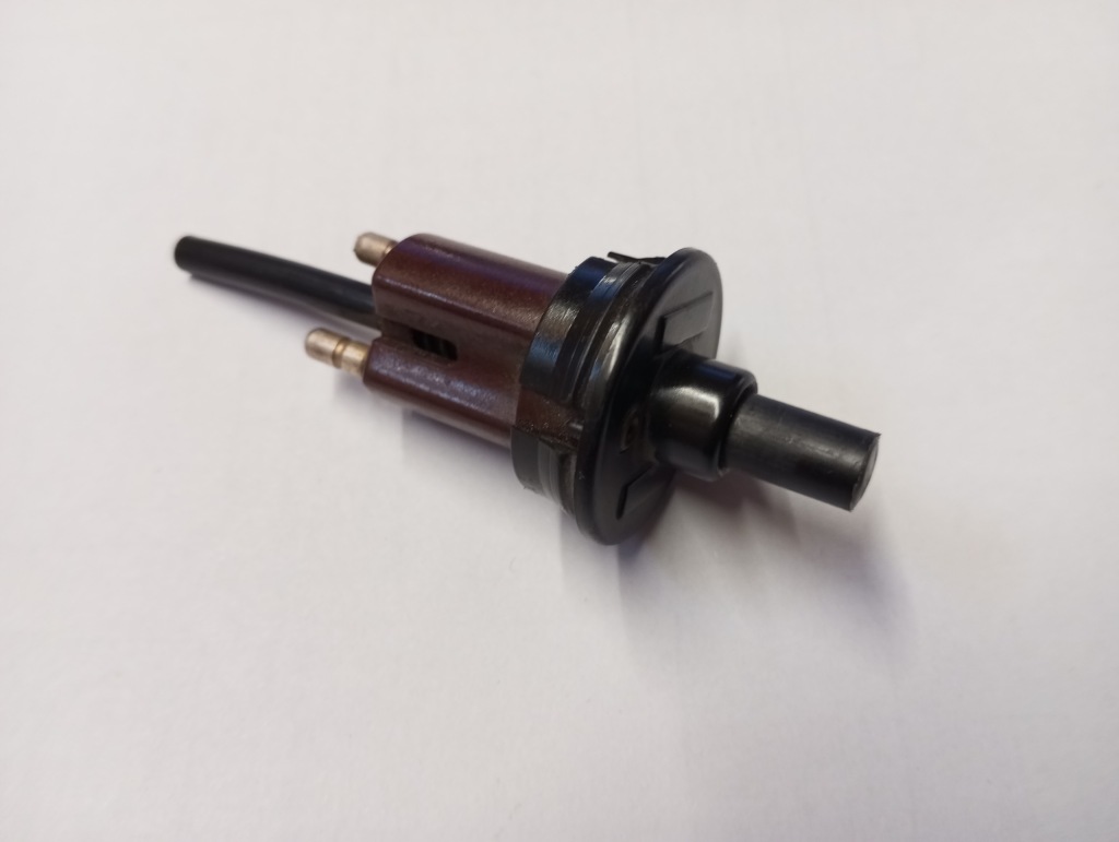 Купить Выключатель освещение кабины mercedes w114 107 w123ce