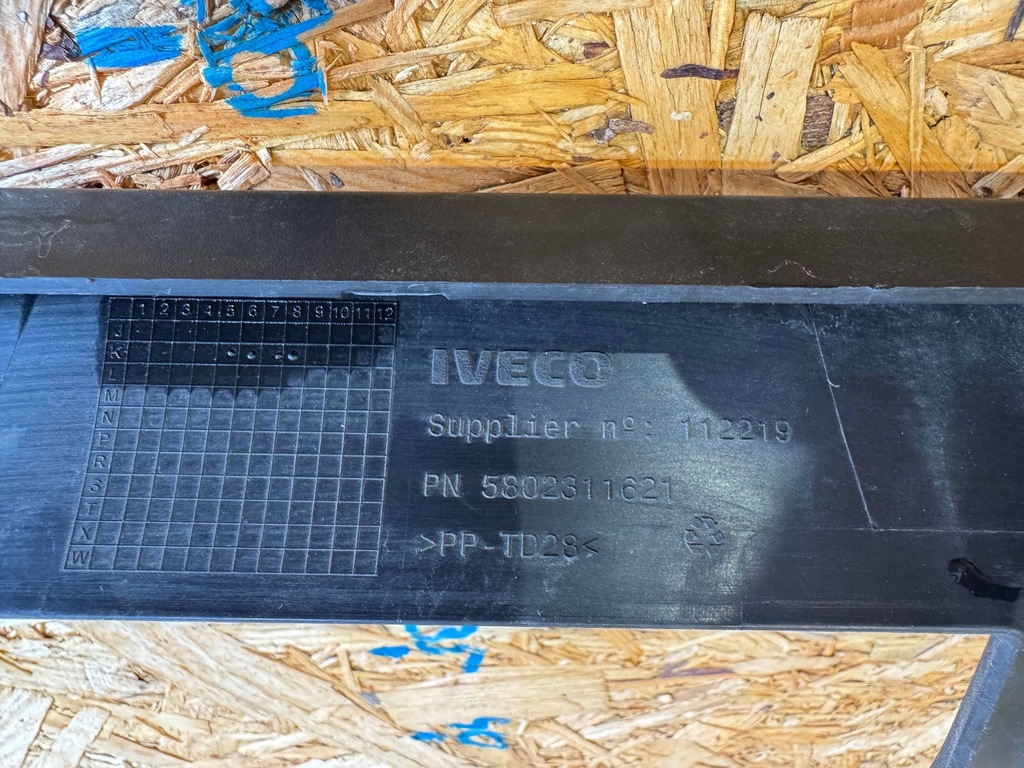 фото №10, Iveco s-way sway 19- решітка радіатора решітка радіатора решітка середня капот перед