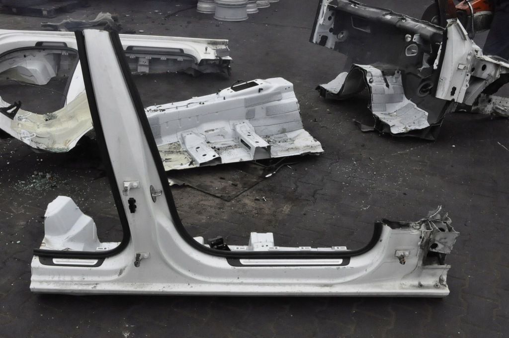 фото №1, Audi a4 b8 блок двигуна поріг правий ly9c