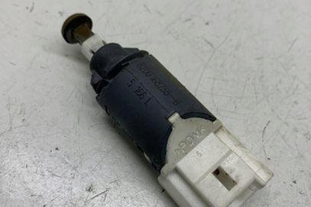 фото №1, Датчик педали тормоза renault grand scénic ii jm0/1_ 8200168238b 1.9l