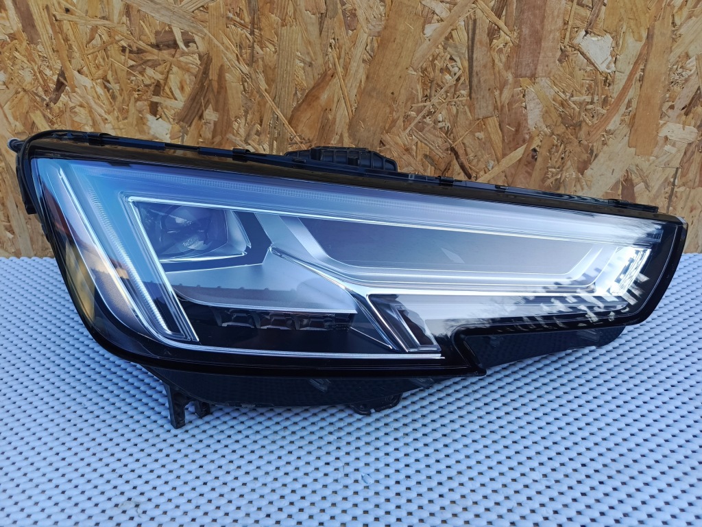 Купить Фара перед правый  audi a4 full led 8w0.941.774