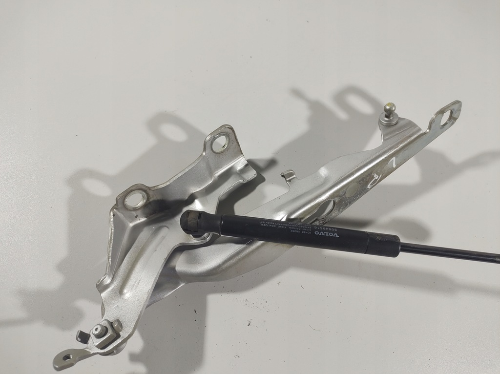 фото №6, Volvo v70 15r- петля капот левый