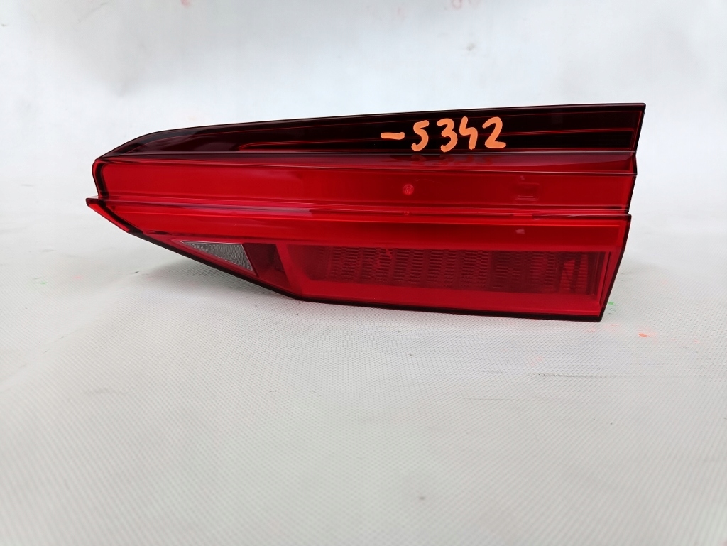 фото №1, Audi a6 4k c8 sedan права лампа w кришка задня led