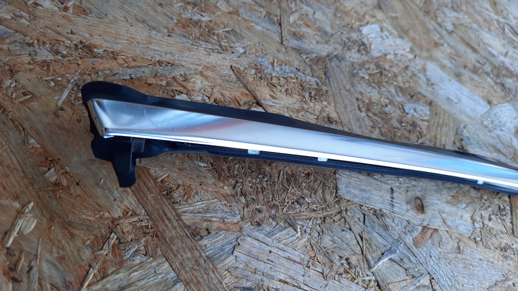 фото №6, Прокладка молдинг хром двері правий перед 30784291 volvo s80 v70 xc70 08-15r