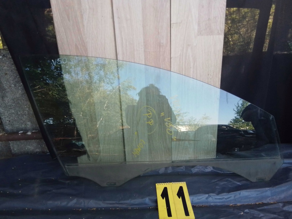 фото №1, Volvo v50 kombi combi скло бічна двері передня перед права