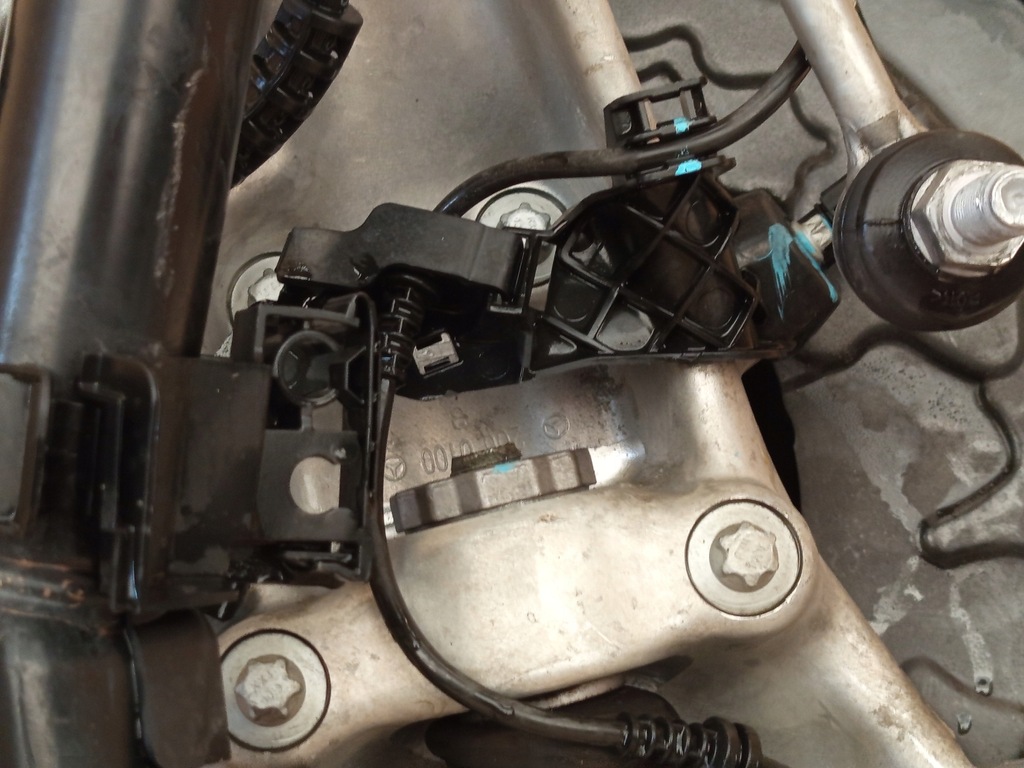 фото №16, Mercedes w206 поворотный кулак амортизатор левый перед r2060100 a2063200800