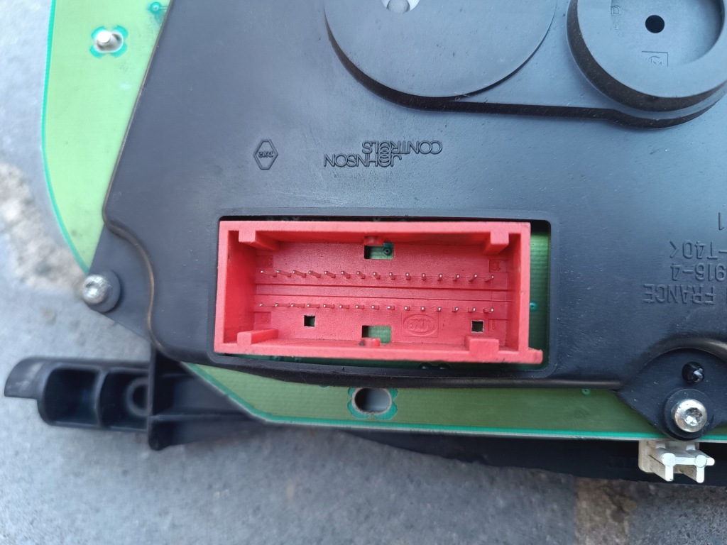 Панель приборная панель приборы renault mascott рестайлинг  04-10 8200409276-f 8200409276f Цена