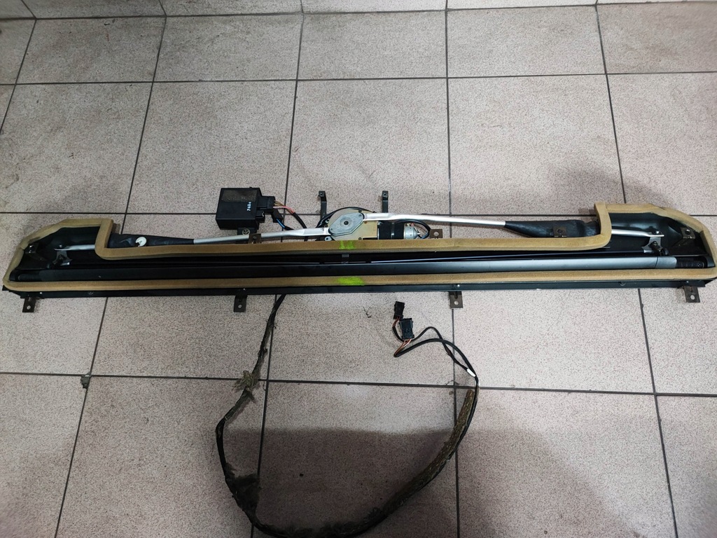 фото №1, Шторка электрическая задний стекло audi a8 d2